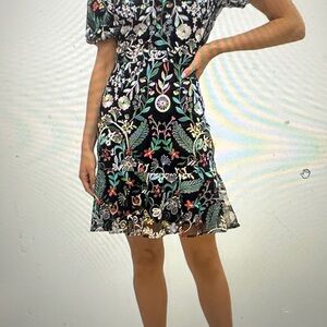 Sam Edelman Size 8 Black Floral Embroidered Short leeve Dress